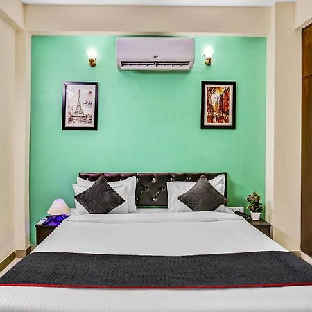 Townhouse Rumaisa Indirapuram ภายนอก รูปภาพ