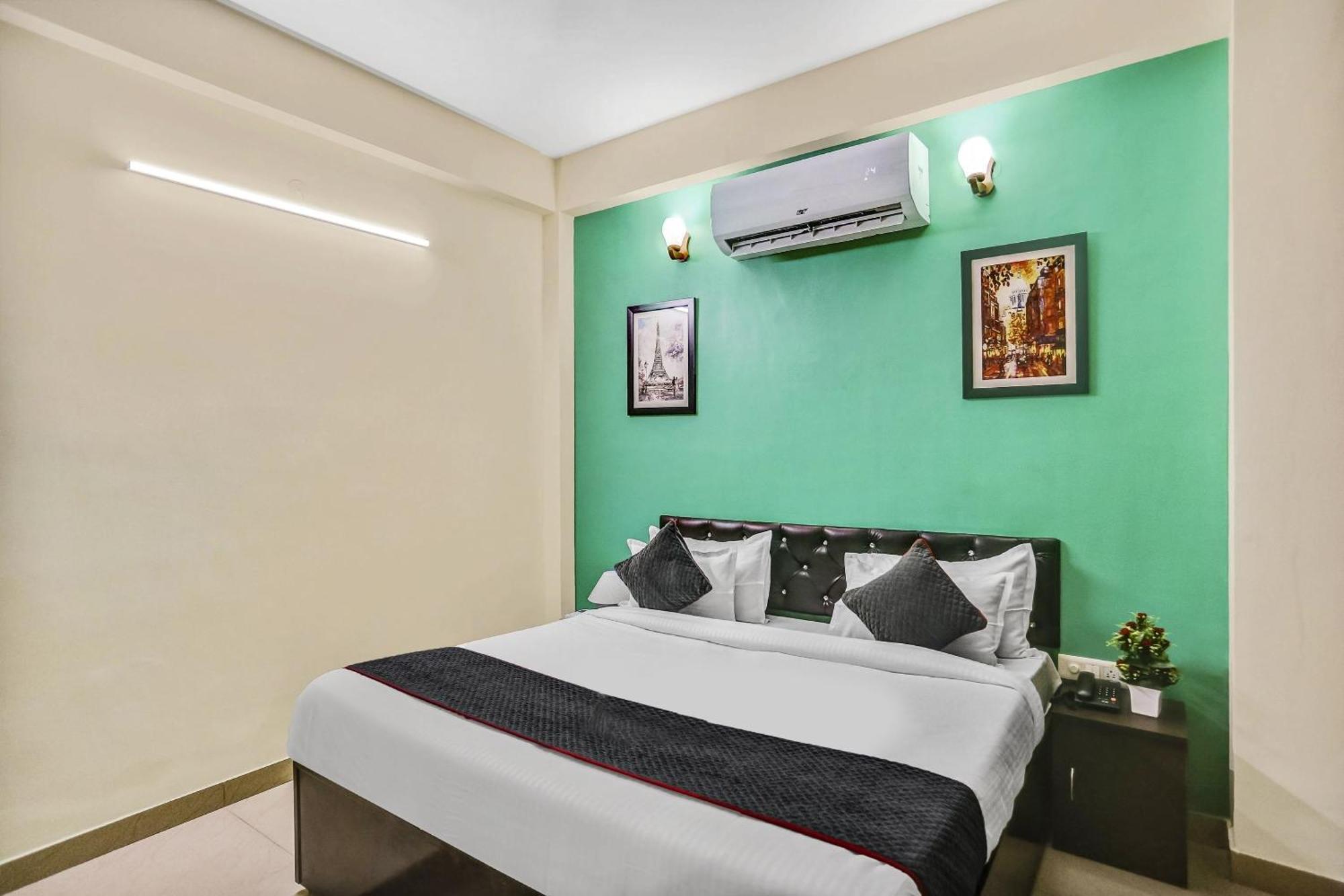 Townhouse Rumaisa Indirapuram ภายนอก รูปภาพ