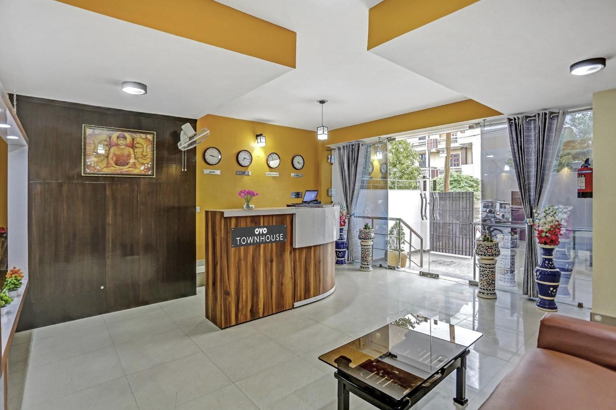 Townhouse Rumaisa Indirapuram ภายนอก รูปภาพ