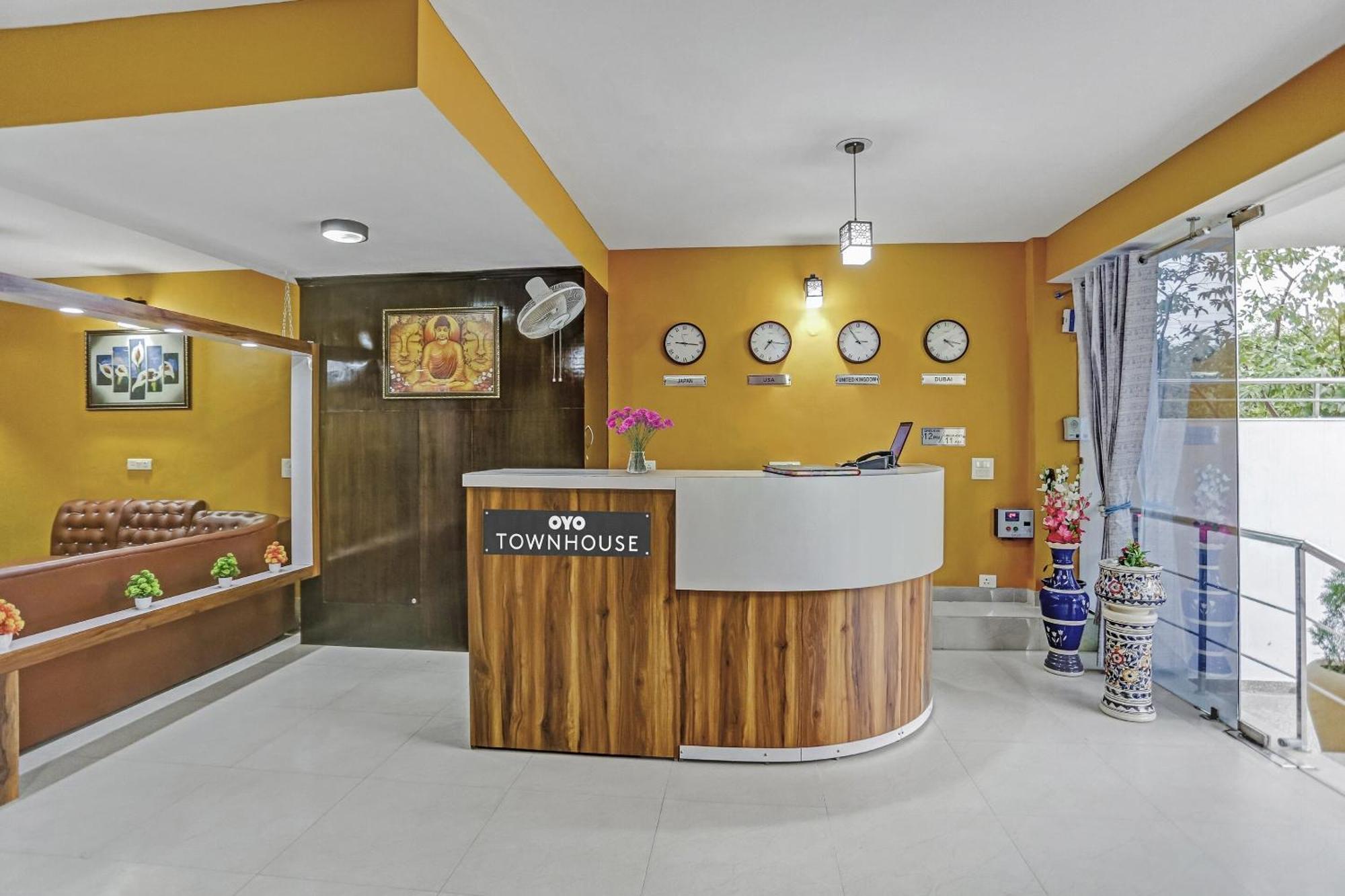 Townhouse Rumaisa Indirapuram ภายนอก รูปภาพ