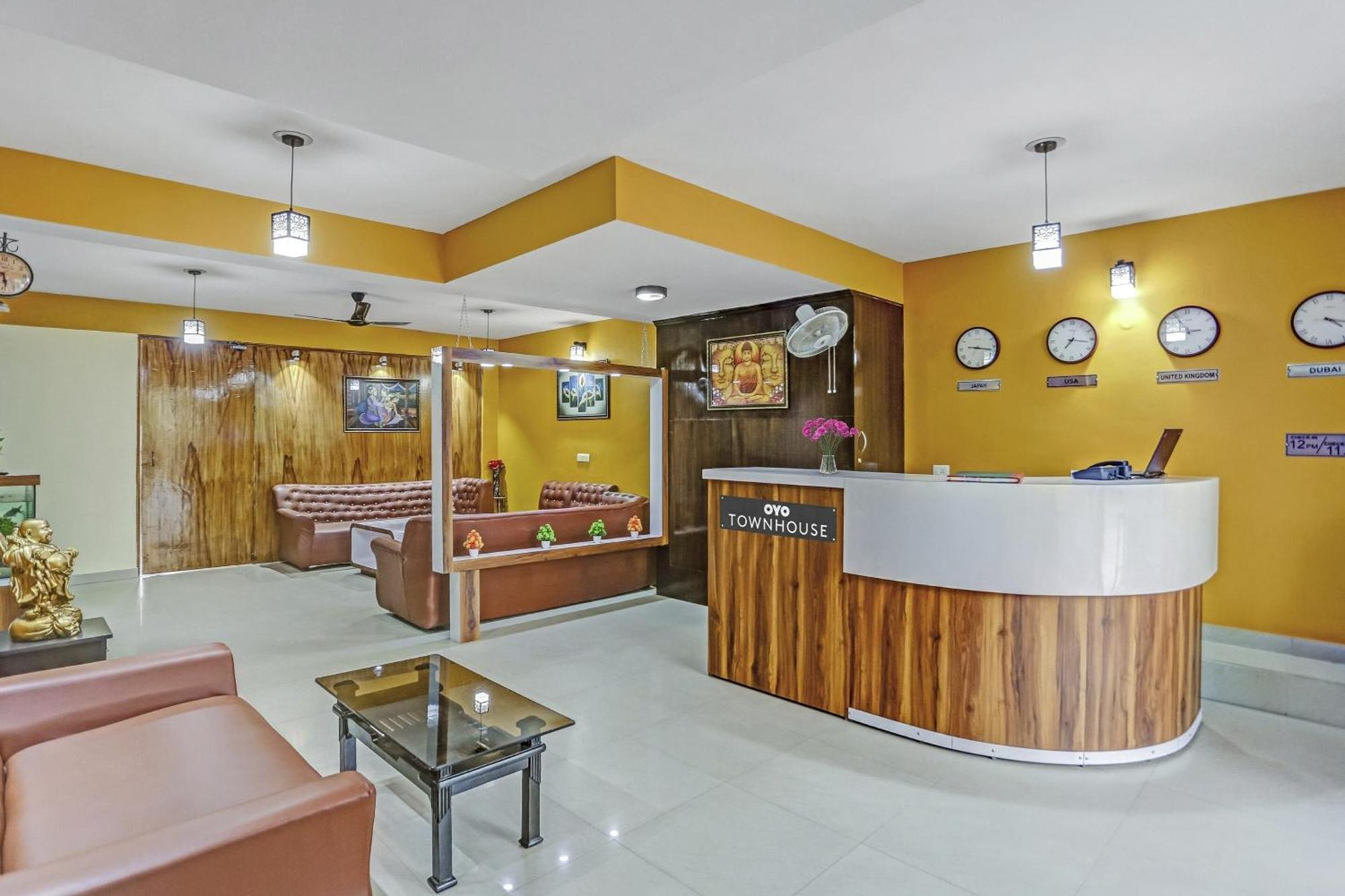 Townhouse Rumaisa Indirapuram ภายนอก รูปภาพ