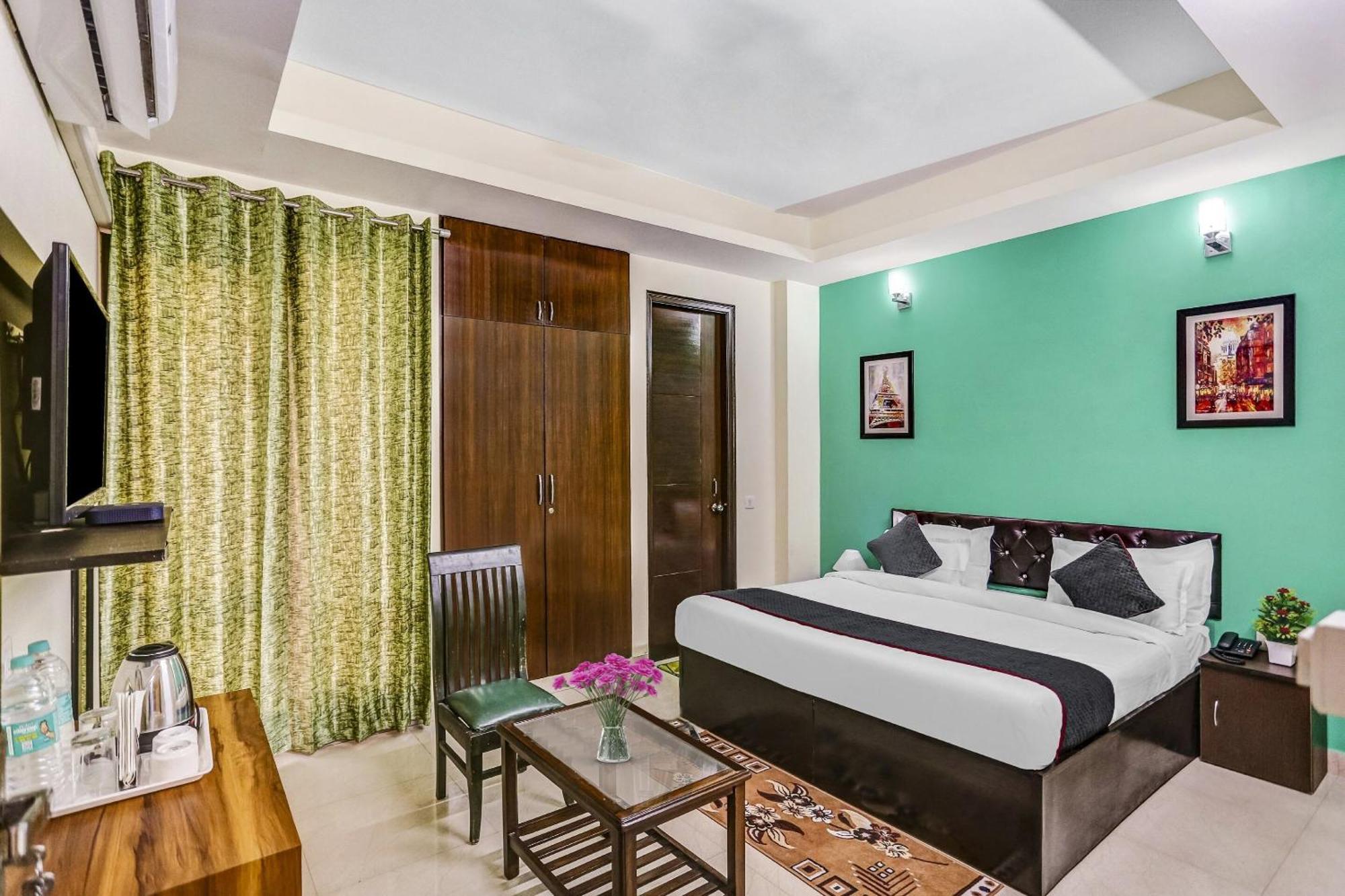 Townhouse Rumaisa Indirapuram ภายนอก รูปภาพ