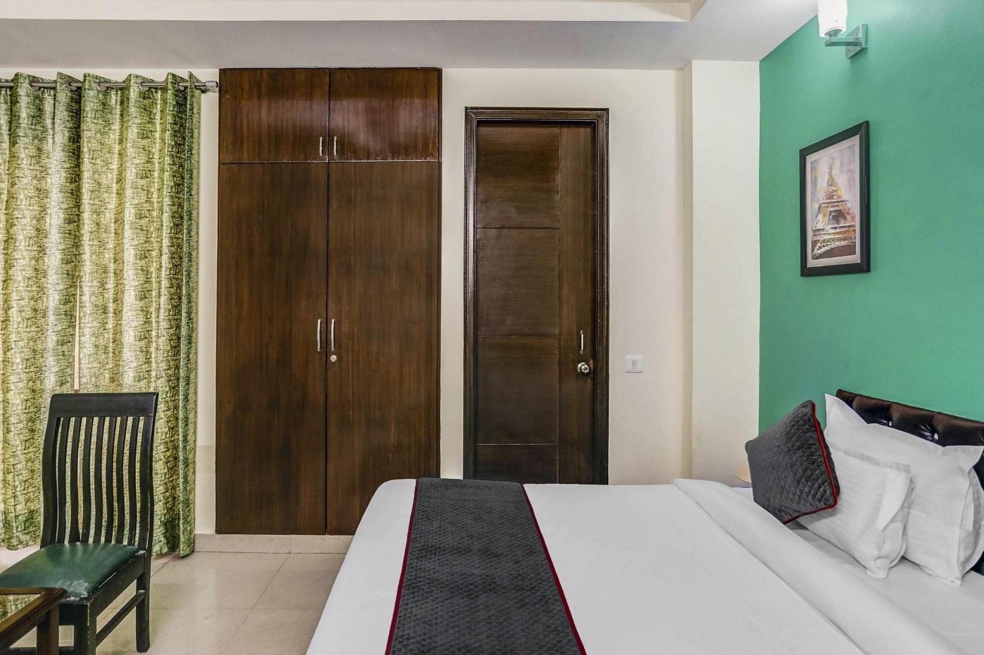 Townhouse Rumaisa Indirapuram ภายนอก รูปภาพ